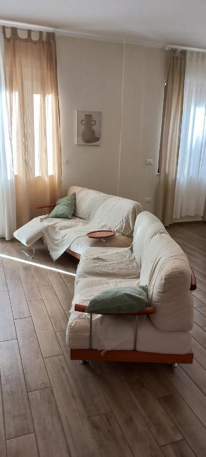 דירות פסקרה La Casa Di Carla מראה חיצוני תמונה