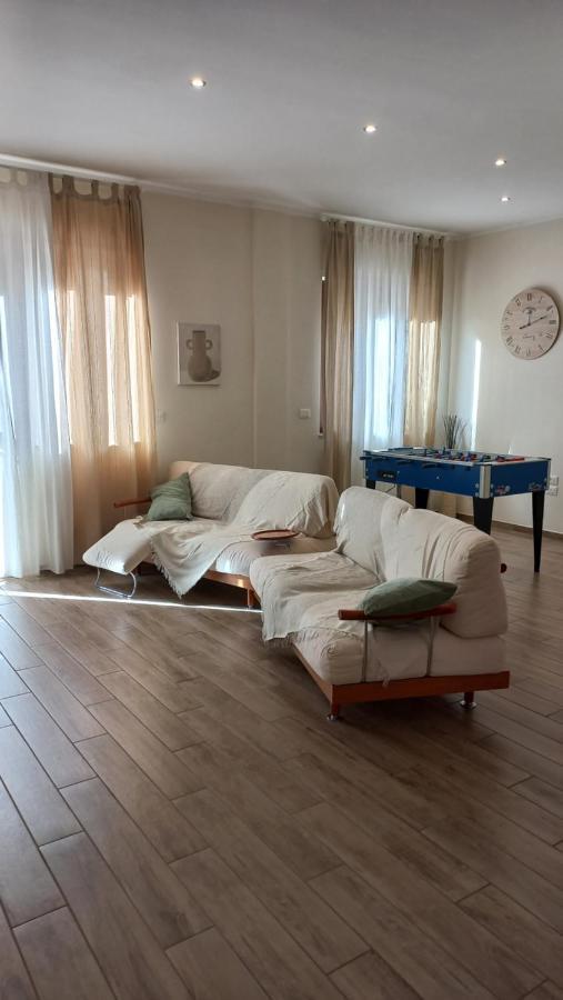 דירות פסקרה La Casa Di Carla מראה חיצוני תמונה